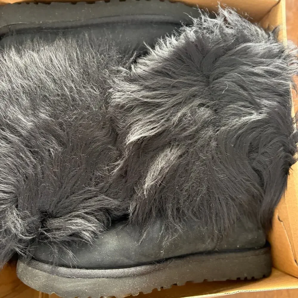 Ugg Short Sheepskin Cuff Boots 6 Black NWT Suede Fur Shearling Ankle Booties